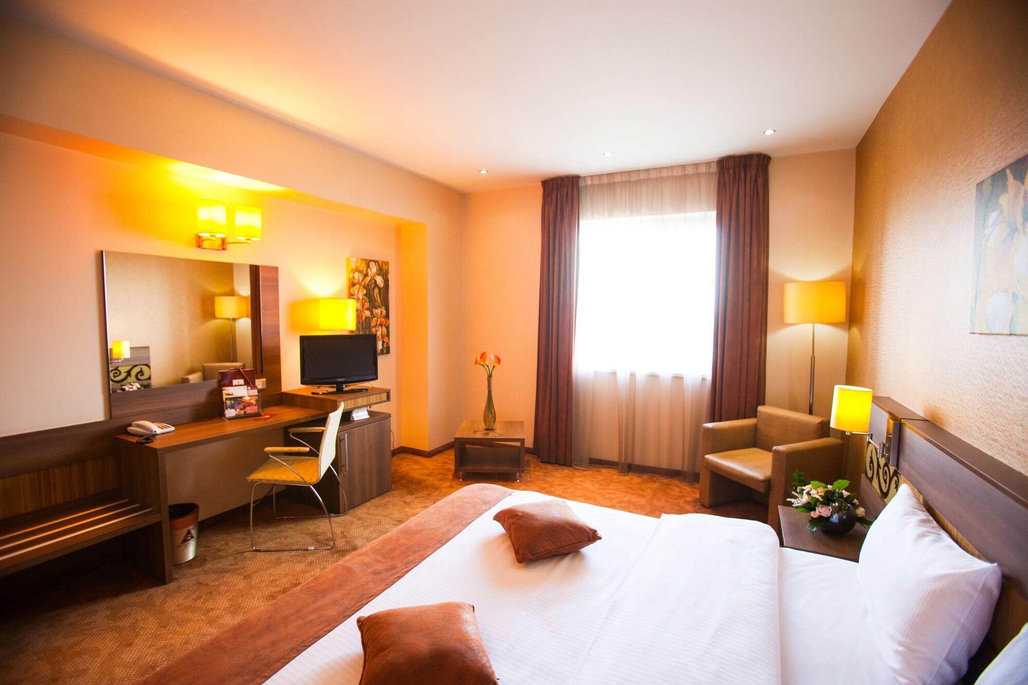 Rin Grand Hotel Бухарест Экстерьер фото